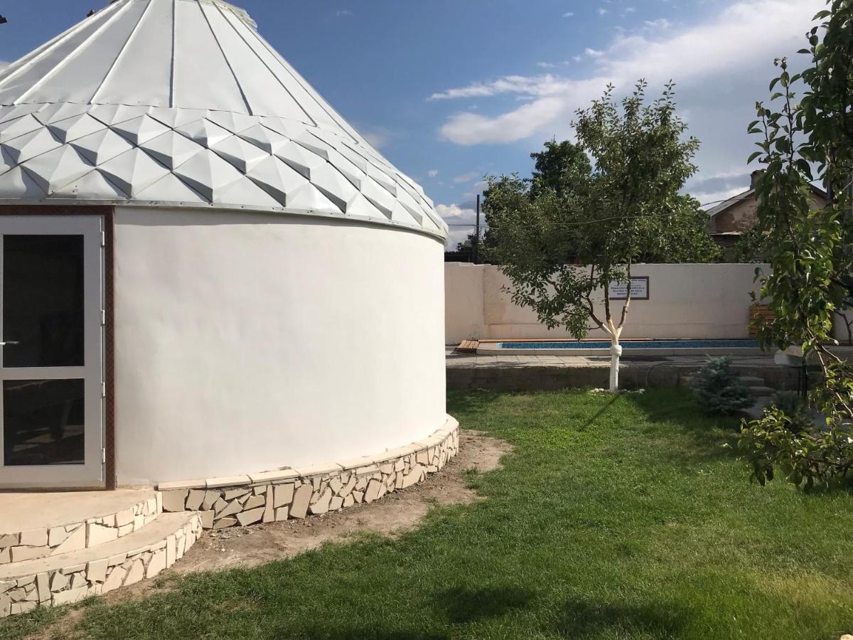 Tunduk Hostel Bishkek Luaran gambar