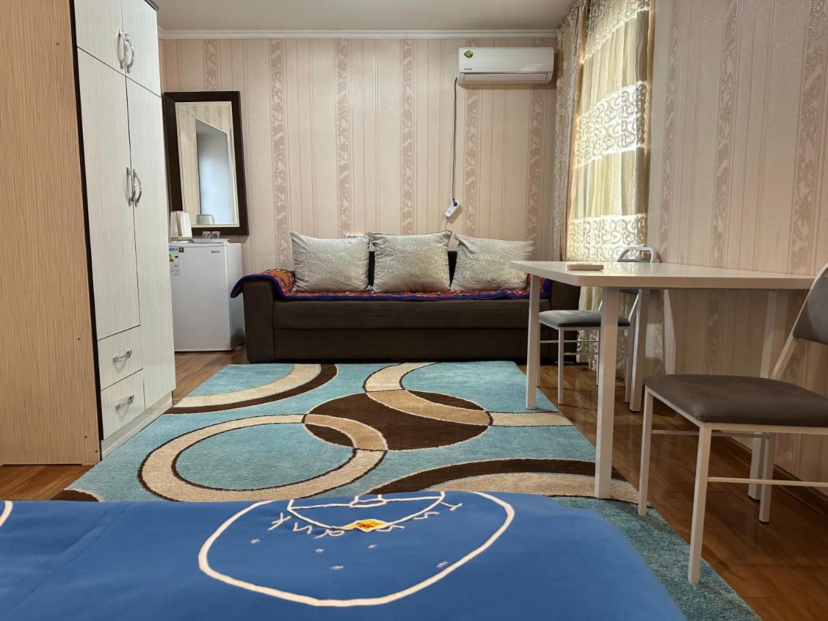Tunduk Hostel Bishkek Luaran gambar