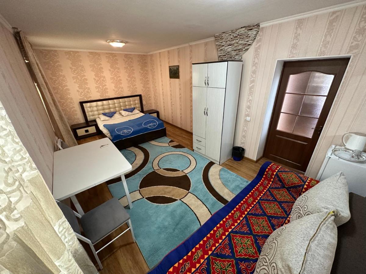Tunduk Hostel Bishkek Luaran gambar