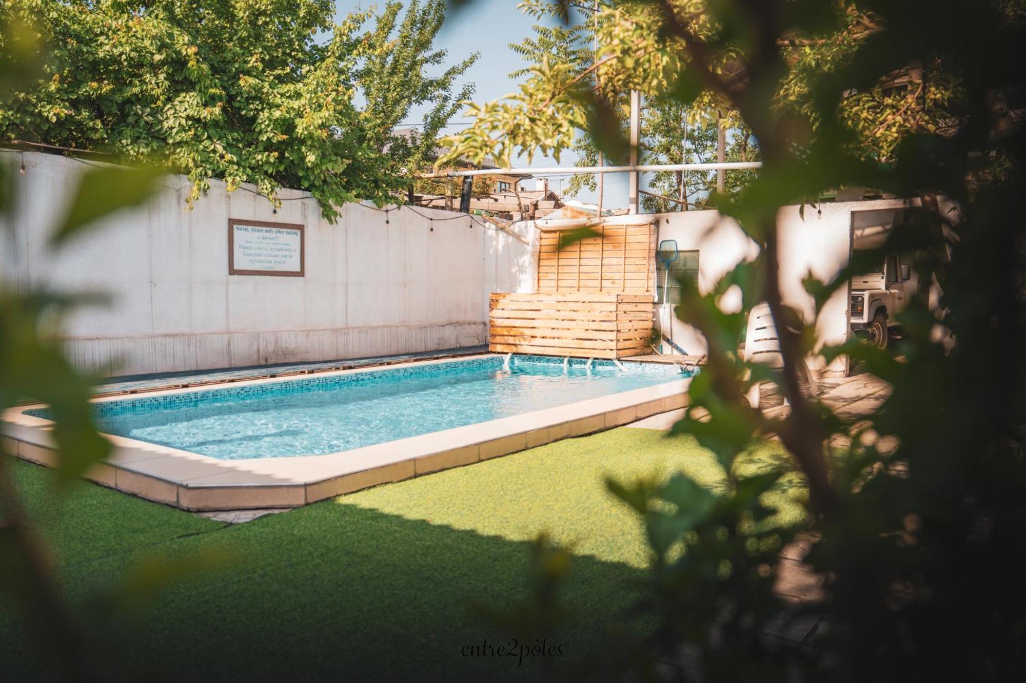 Tunduk Hostel Bishkek Luaran gambar