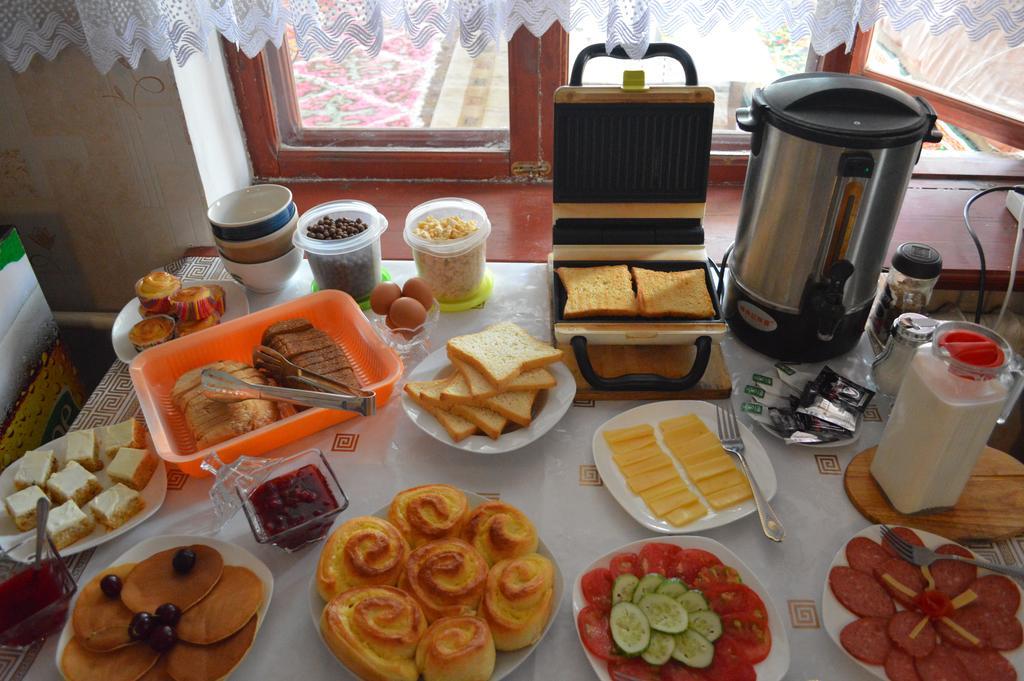Tunduk Hostel Bishkek Luaran gambar