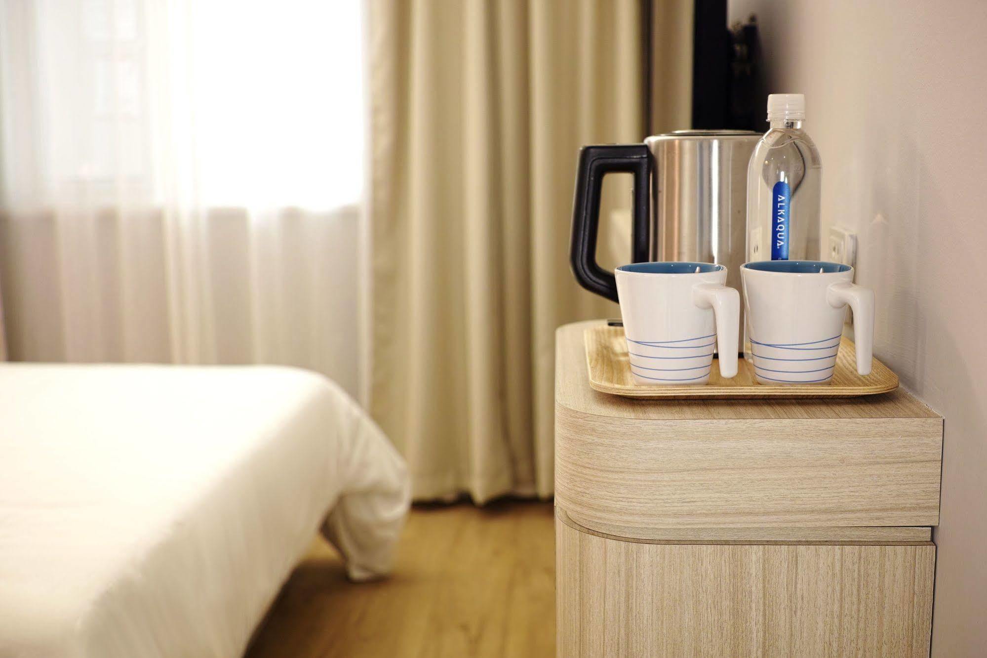 Tunduk Hostel Bishkek Luaran gambar